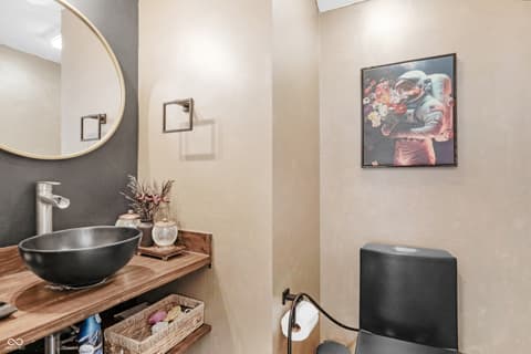 Photo of 11004 Oakridge Drive, Fishers, IN