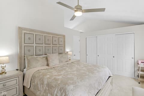 Photo of 11004 Oakridge Drive, Fishers, IN