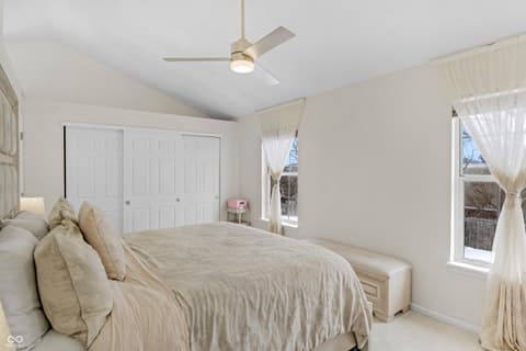 Photo of 11004 Oakridge Drive, Fishers, IN