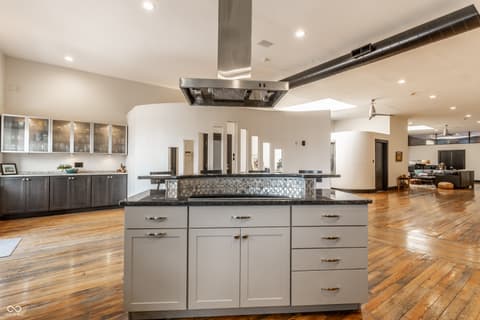 Photo of 647 E 11th Street, Indianapolis, IN