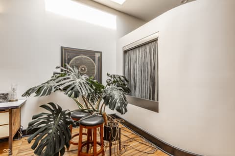 Photo of 647 E 11th Street, Indianapolis, IN