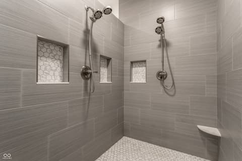 Photo of 647 E 11th Street, Indianapolis, IN