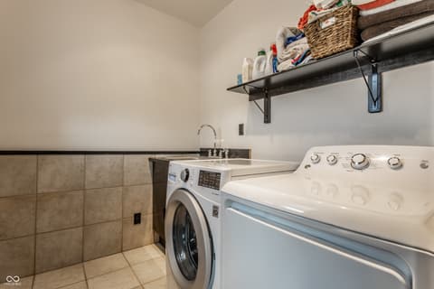 Photo of 647 E 11th Street, Indianapolis, IN