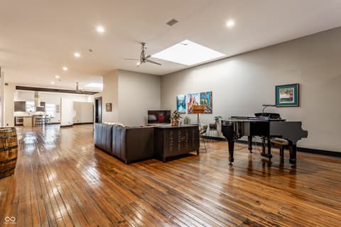 Photo of 647 E 11th Street, Indianapolis, IN