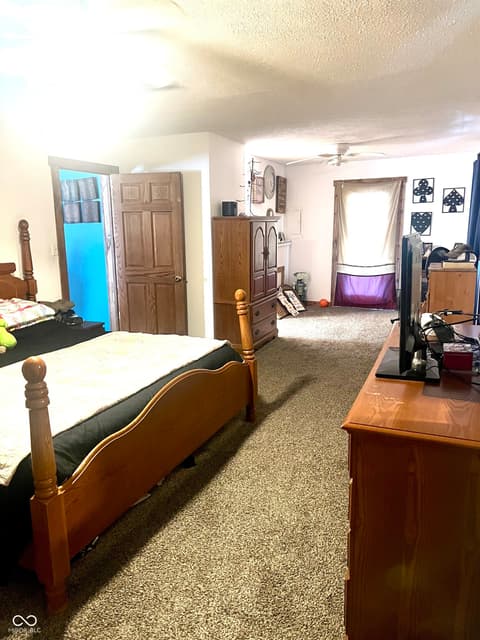 Bedroom at 2976 W Rose Hill Lane, Rosedale, IN