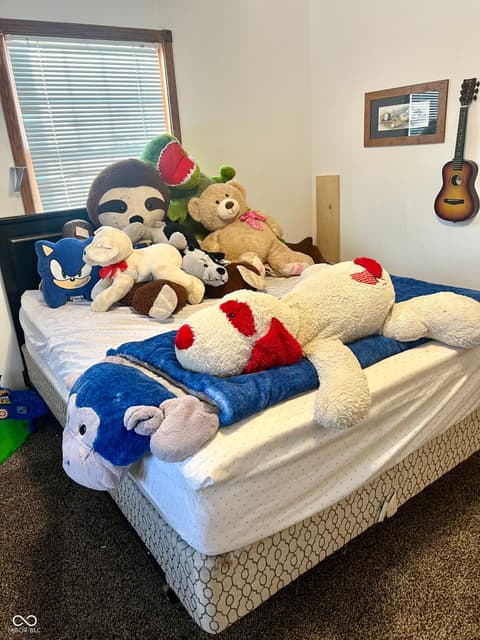 Bedroom at 2976 W Rose Hill Lane, Rosedale, IN