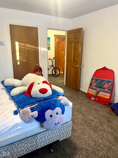 Bedroom at 2976 W Rose Hill Lane, Rosedale, IN