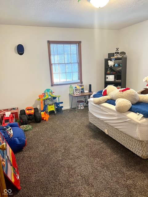 Bedroom at 2976 W Rose Hill Lane, Rosedale, IN