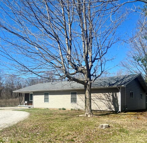 Side exterior at 2976 W Rose Hill Lane, Rosedale, IN