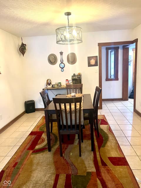 Dining room at 2976 W Rose Hill Lane, Rosedale, IN