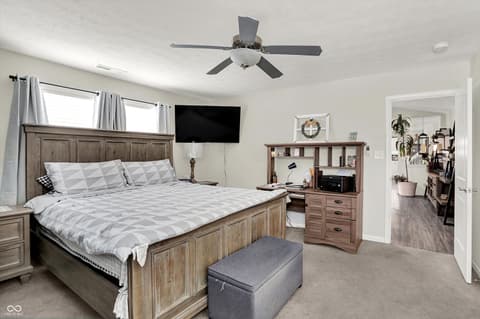 Photo of 2061 Beacon Court, Columbus, IN