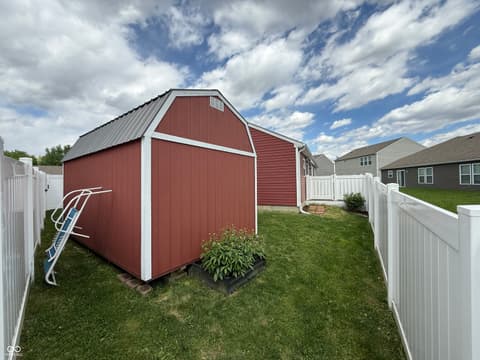 Photo of 2061 Beacon Court, Columbus, IN