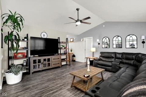 Photo of 2061 Beacon Court, Columbus, IN