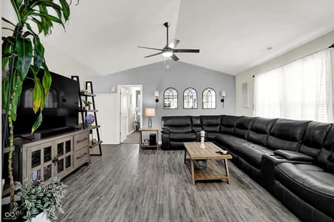 Photo of 2061 Beacon Court, Columbus, IN