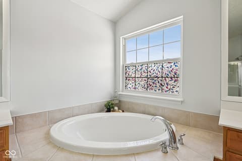 Primary bathroom at 6055 Catlin Lane, Noblesville, IN