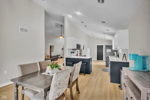 Photo of 1405 E County Road 100 S, North Vernon, IN