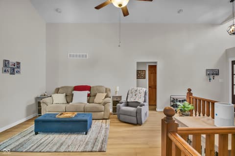 Photo of 1405 E County Road 100 S, North Vernon, IN