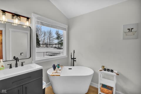 Photo of 1405 E County Road 100 S, North Vernon, IN