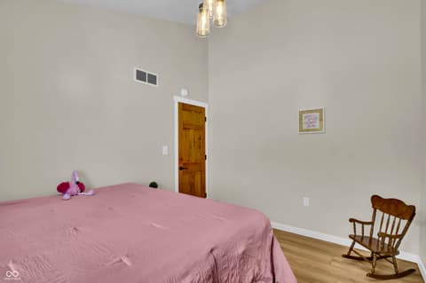 Photo of 1405 E County Road 100 S, North Vernon, IN