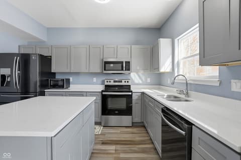Photo of 1071 Hazelwood Drive, Greenwood, IN