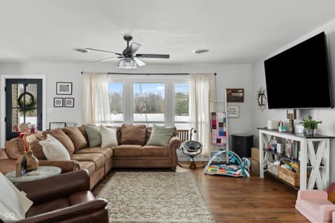 Photo of 8357 N County Road 300 W, Seymour, IN