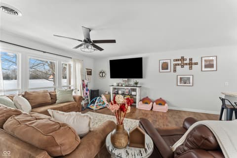 Photo of 8357 N County Road 300 W, Seymour, IN