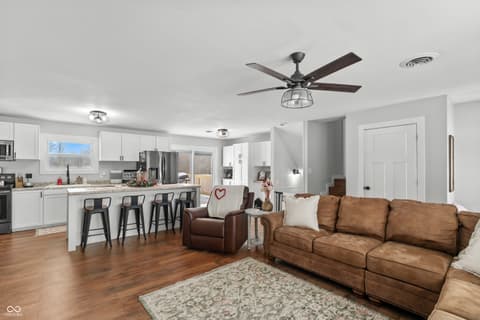 Photo of 8357 N County Road 300 W, Seymour, IN