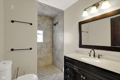 Photo of 614 E Main Street, Greenfield, IN