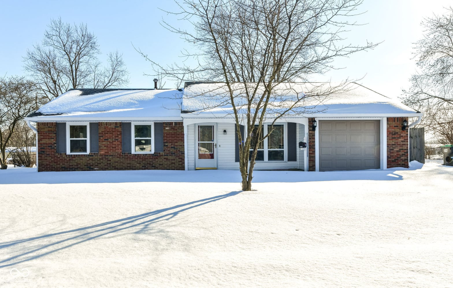 Photo of 435 Southlane Drive, Whiteland, IN