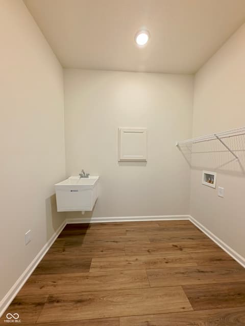 Laundry room at 811 Daisy Street, Greenwood, IN