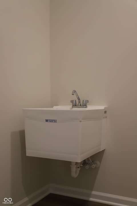 Laundry room at 811 Daisy Street, Greenwood, IN