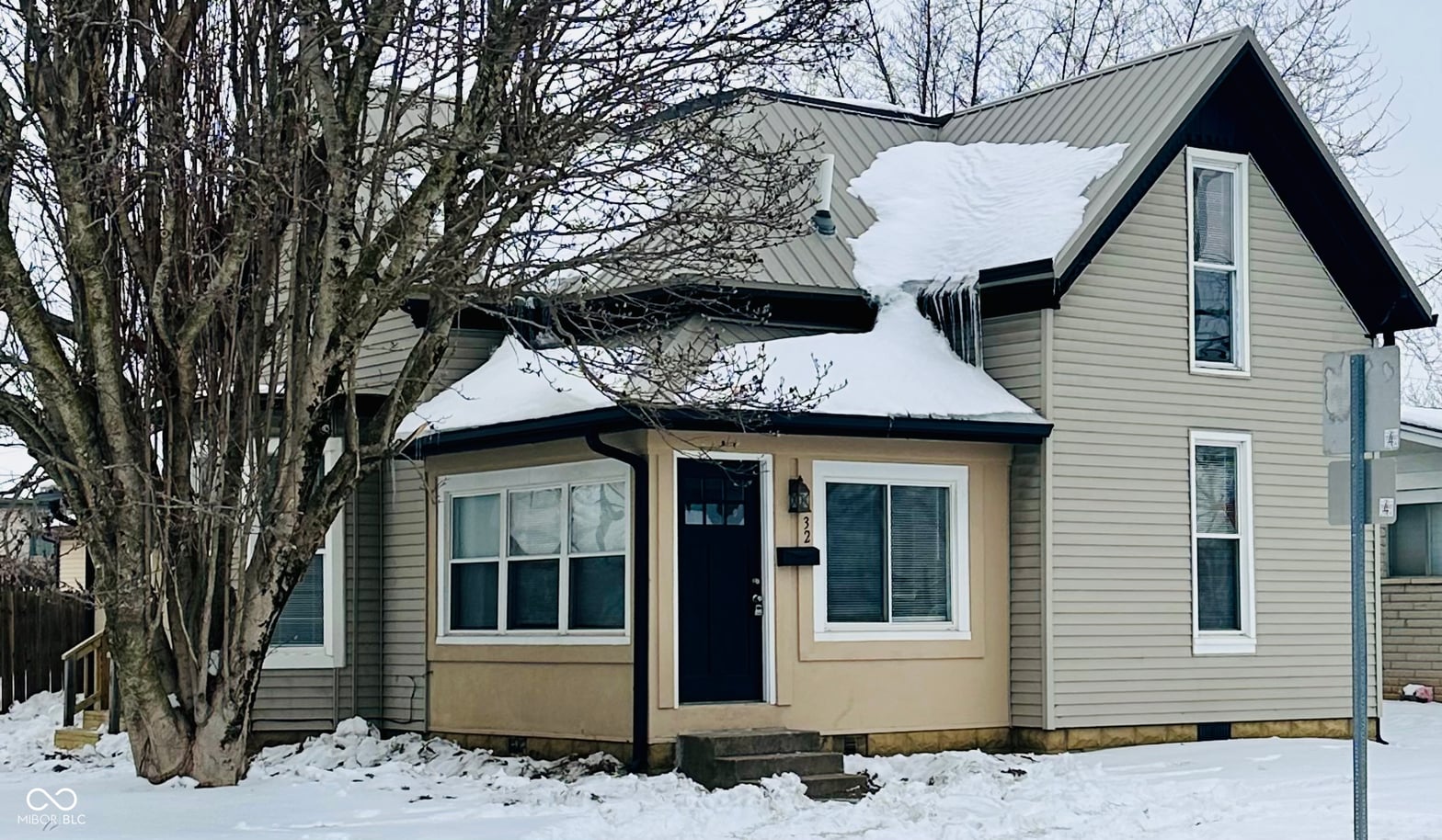 Front exterior at 32 N McCullum Street, Knightstown, IN