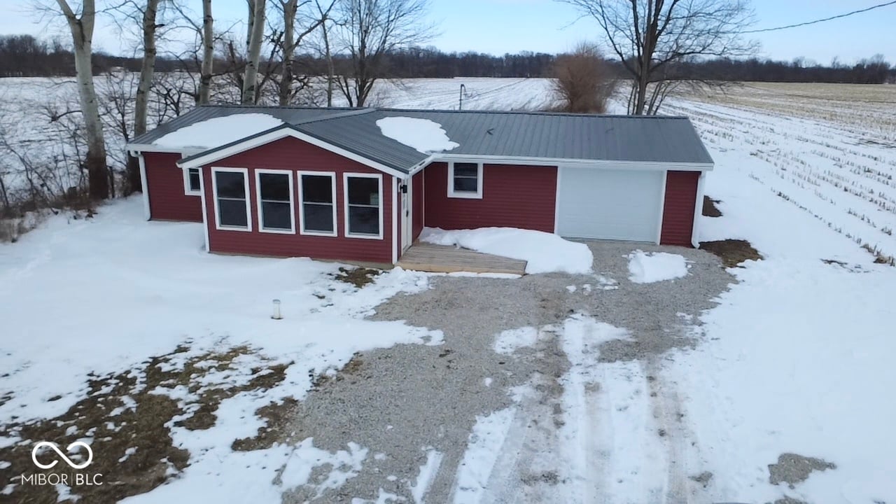 Photo of 6993 E County Road 1000 N, Roachdale, IN