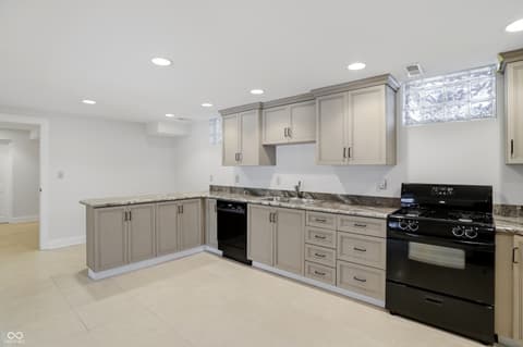 Photo of 8602 Frontgate Lane, Indianapolis, IN