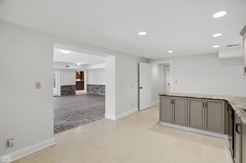 Photo of 8602 Frontgate Lane, Indianapolis, IN