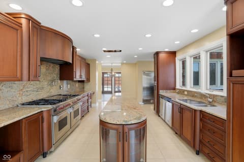 Photo of 8602 Frontgate Lane, Indianapolis, IN