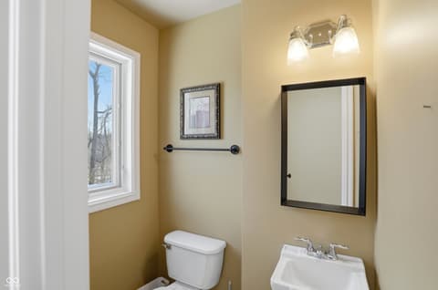 Photo of 8602 Frontgate Lane, Indianapolis, IN
