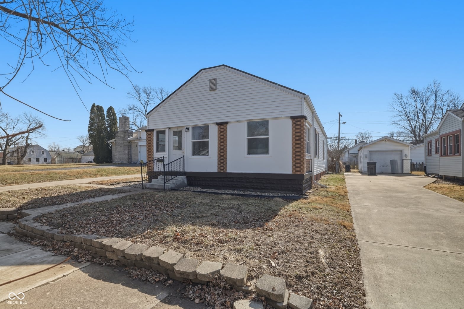 Front exterior at 209 W 37th Street, Anderson, IN