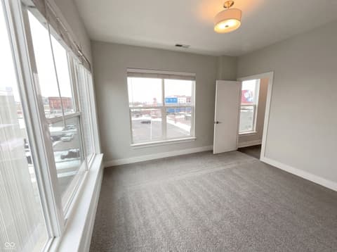 Photo of 727 N Illinois Street, Indianapolis, IN