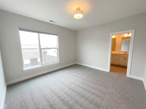 Photo of 727 N Illinois Street, Indianapolis, IN