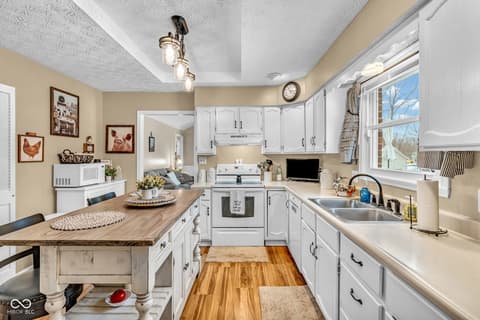 Photo of 10345 Whispering Winds Street, Indianapolis, IN