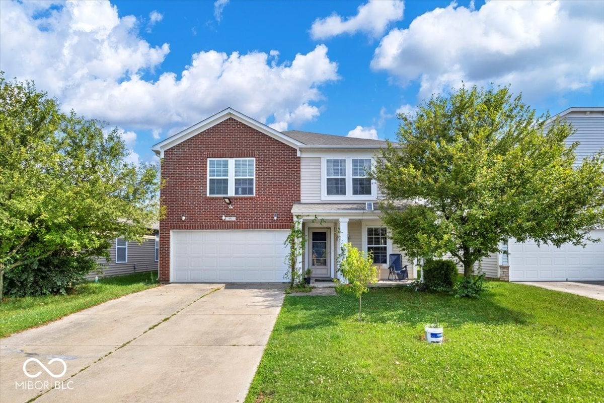 Front exterior at 951 Curlew Lane, Greenwood, IN