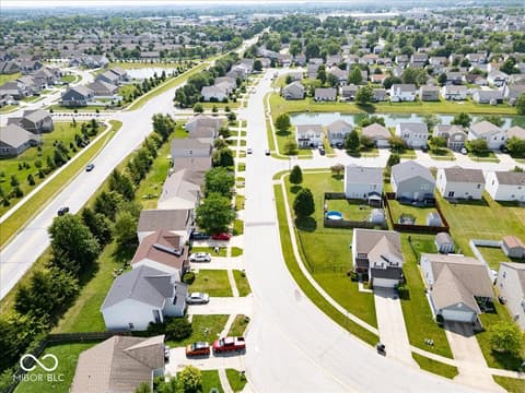 Aerial view at 951 Curlew Lane, Greenwood, IN