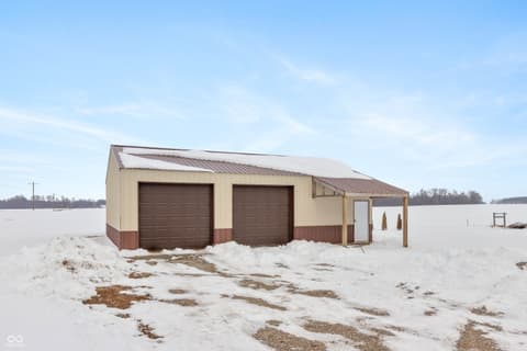 Photo of 5721 S County Road 550 E, Crothersville, IN