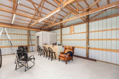 Photo of 5721 S County Road 550 E, Crothersville, IN