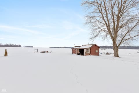 Photo of 5721 S County Road 550 E, Crothersville, IN