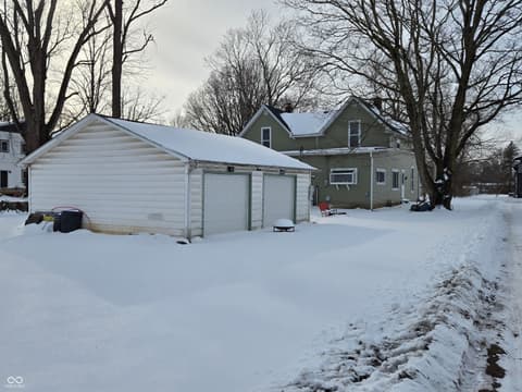 Garage at 127 S Madison Street, Knightstown, IN