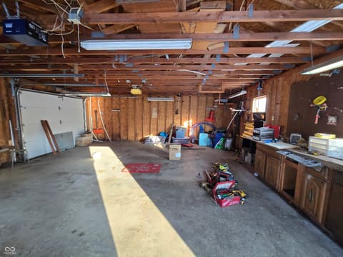 Garage at 127 S Madison Street, Knightstown, IN