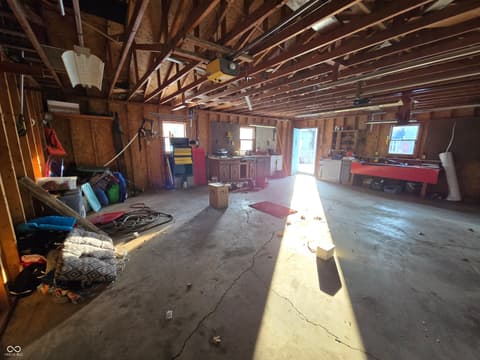 Garage at 127 S Madison Street, Knightstown, IN