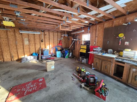 Garage at 127 S Madison Street, Knightstown, IN